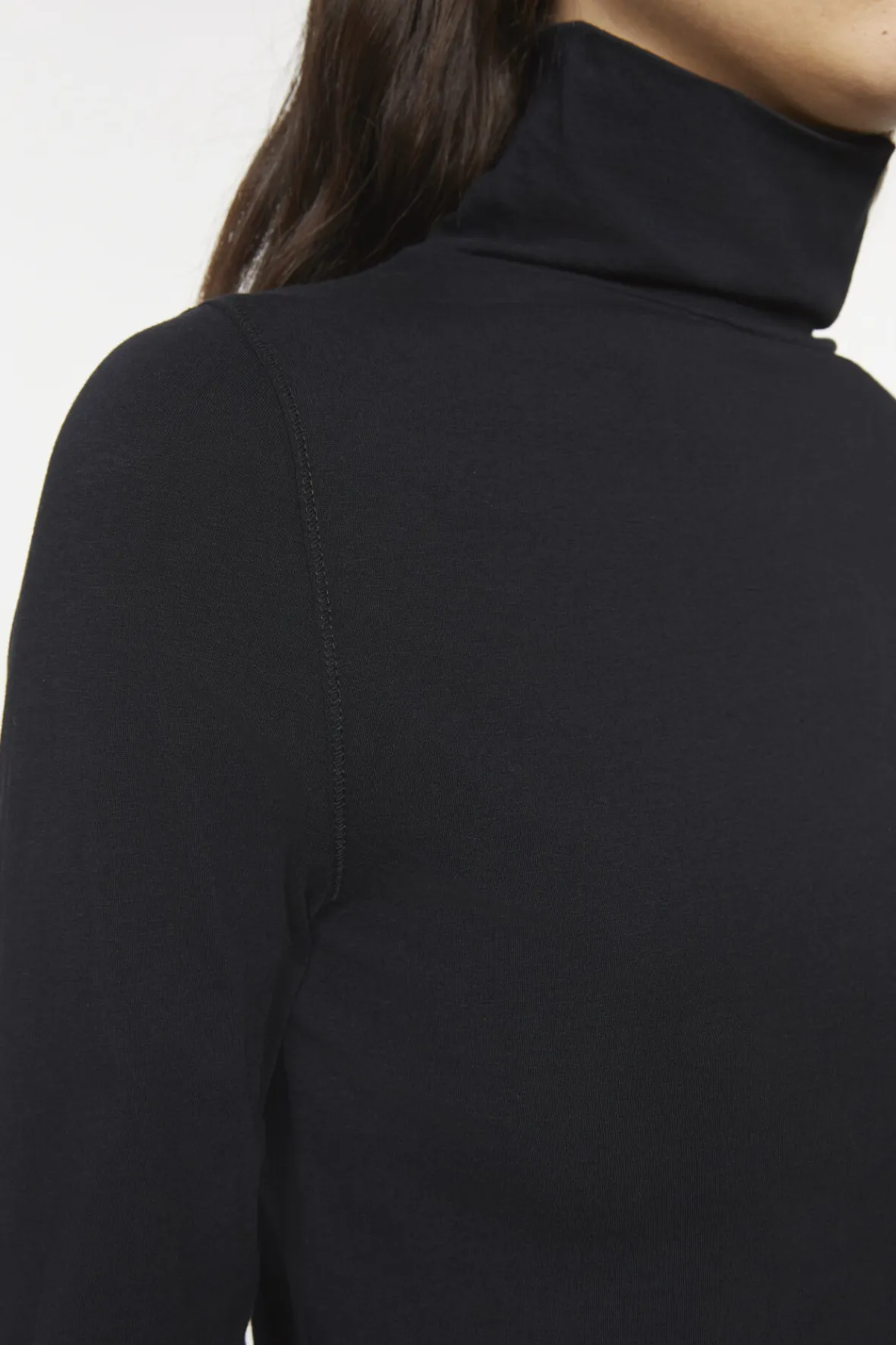 kiena_turtle_neck_2.webp Best Sale Kiena Turtle Neck Women Tops