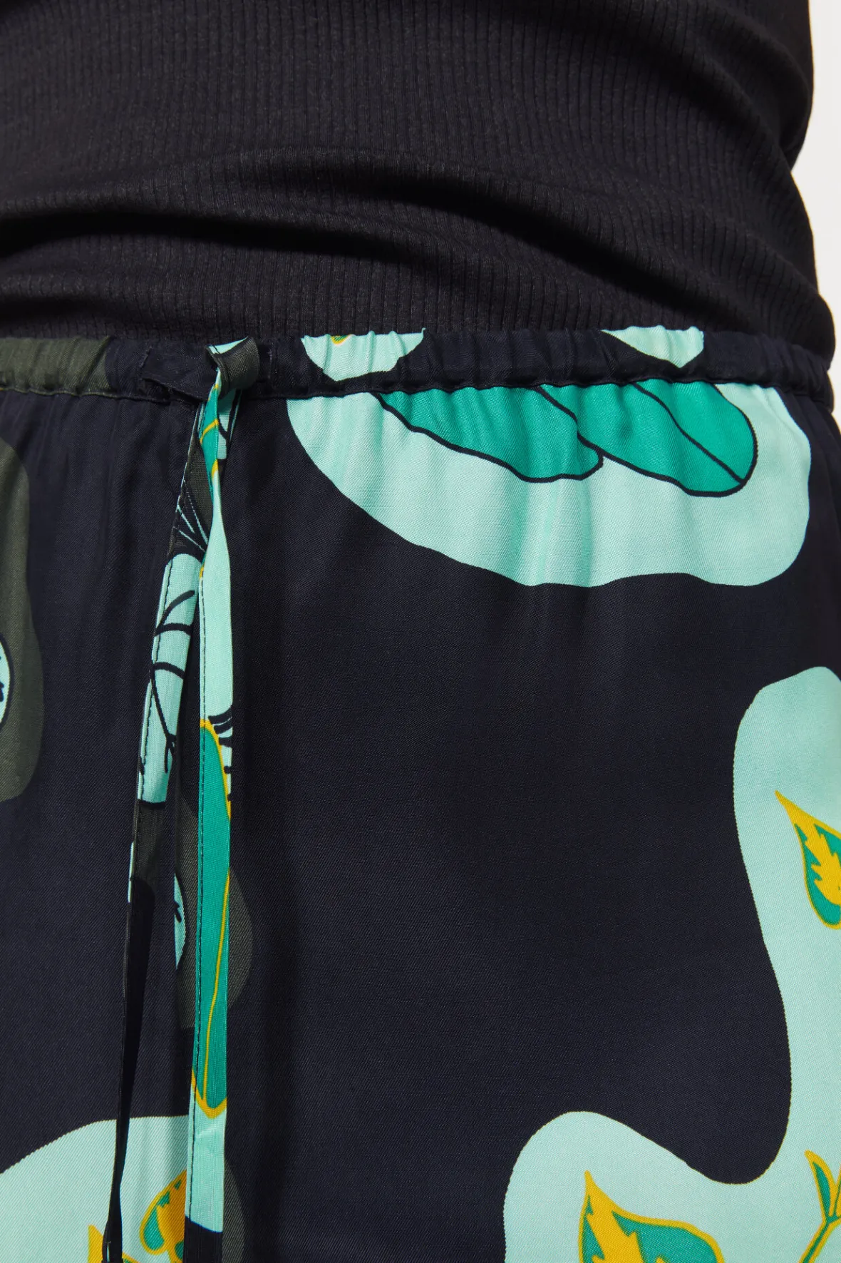 lunara_leaf_pants_2.webp Shop Lunara Leaf Pants Women Trousers