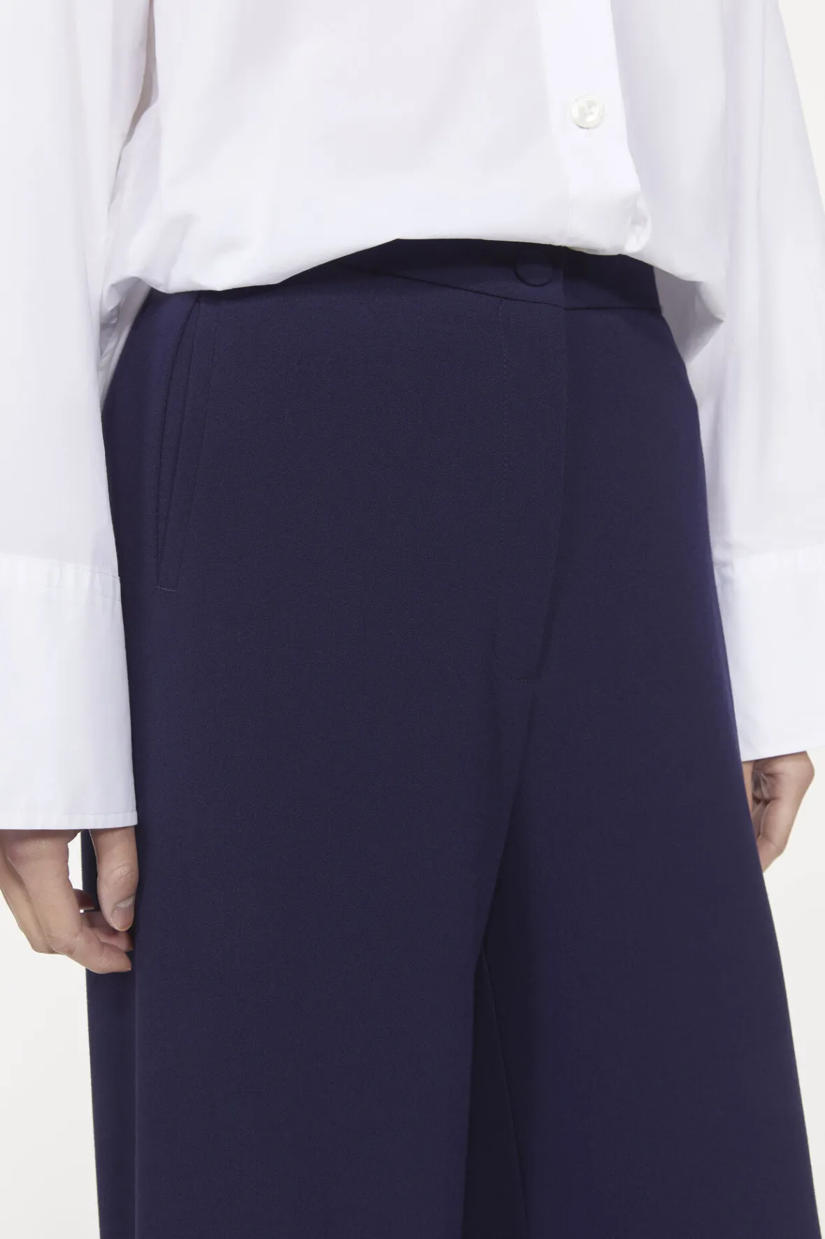 sini_wide_pants_2.webp Shop Sini Wide Pants Women Trousers
